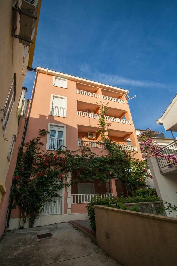 Apartments Knezovic Градац Екстериор снимка