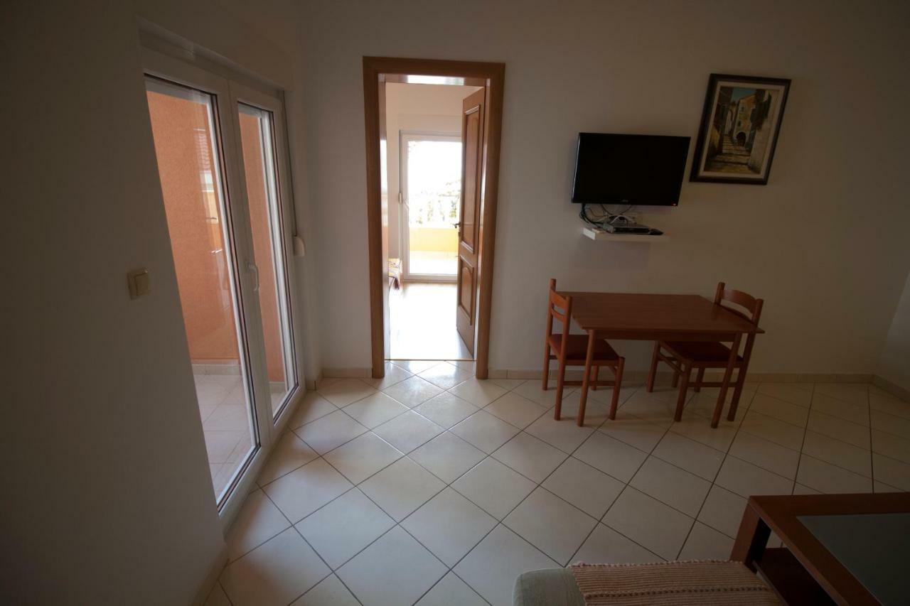 Apartments Knezovic Градац Екстериор снимка