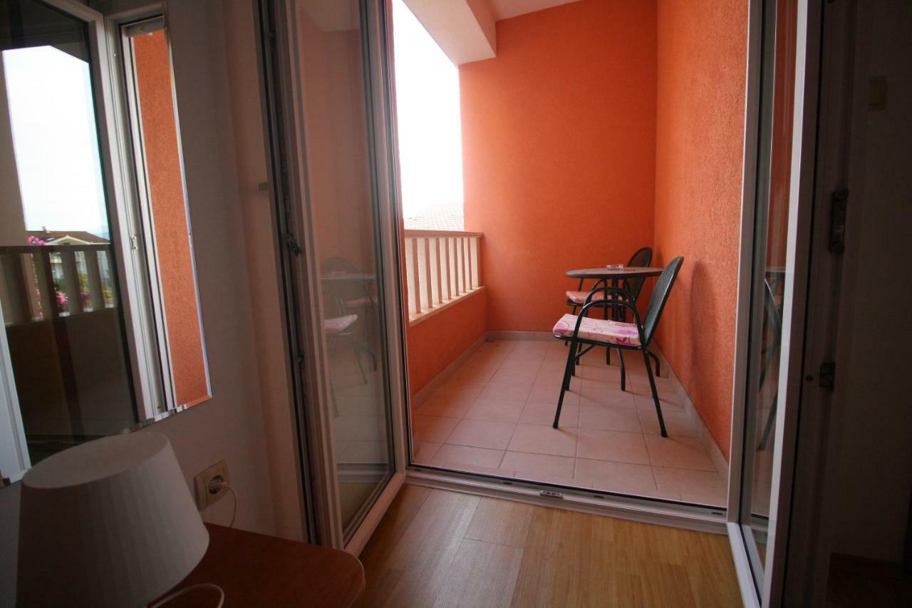 Apartments Knezovic Градац Екстериор снимка